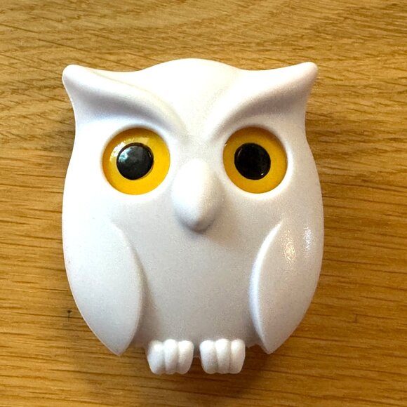 Magnetic Wall Hanging Night Owl Key Holder, White - Picture 3 of 14